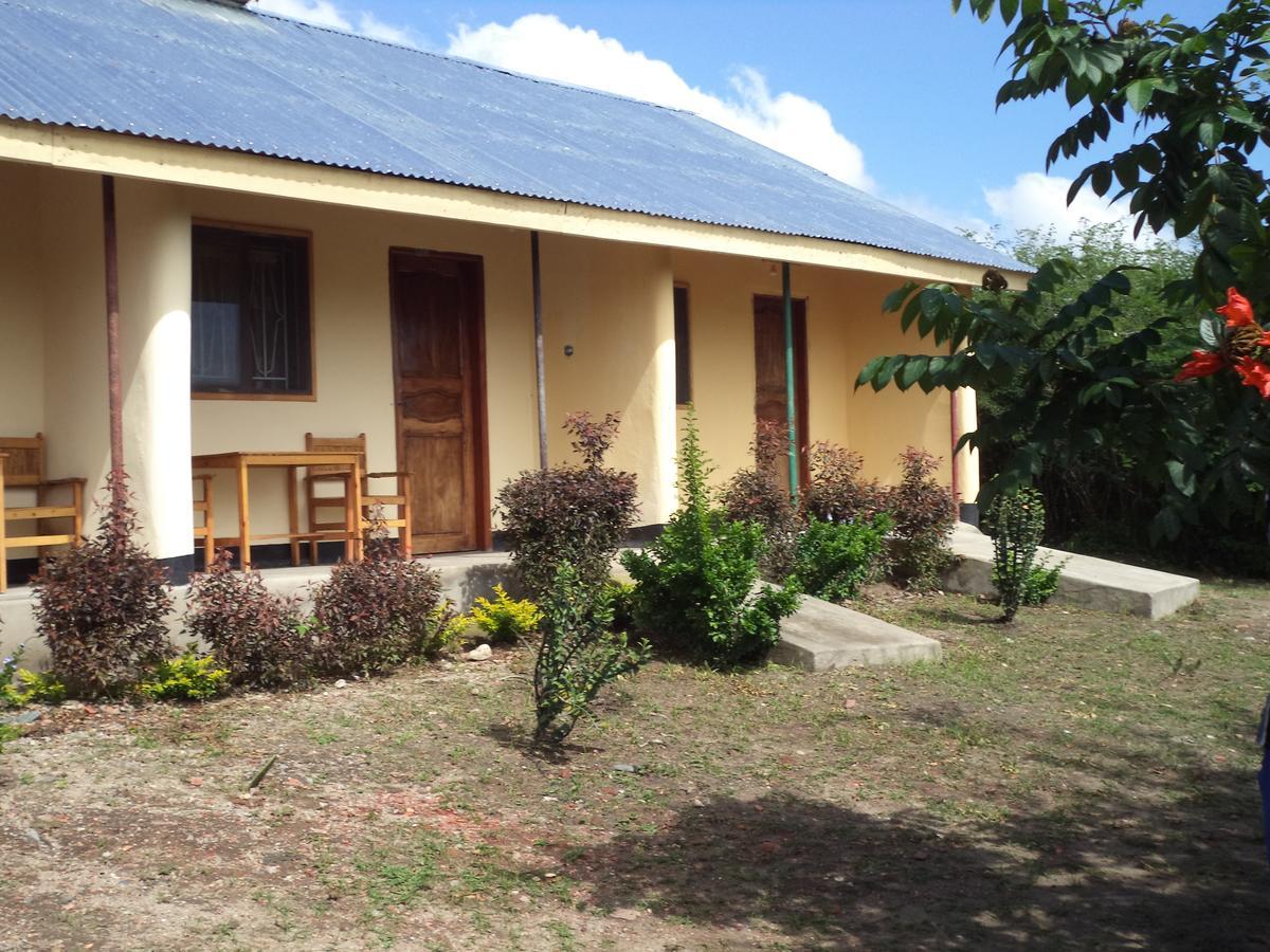 The Elephant Home Katunguru المظهر الخارجي الصورة