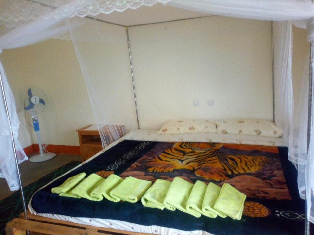 The Elephant Home Katunguru المظهر الخارجي الصورة
