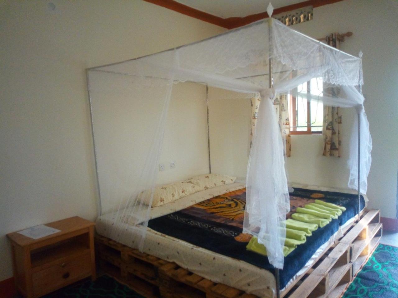 The Elephant Home Katunguru المظهر الخارجي الصورة