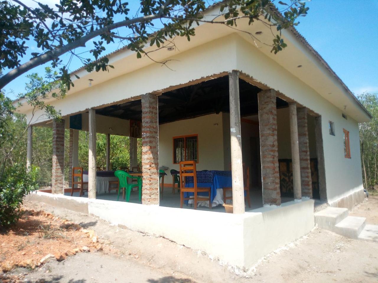The Elephant Home Katunguru المظهر الخارجي الصورة
