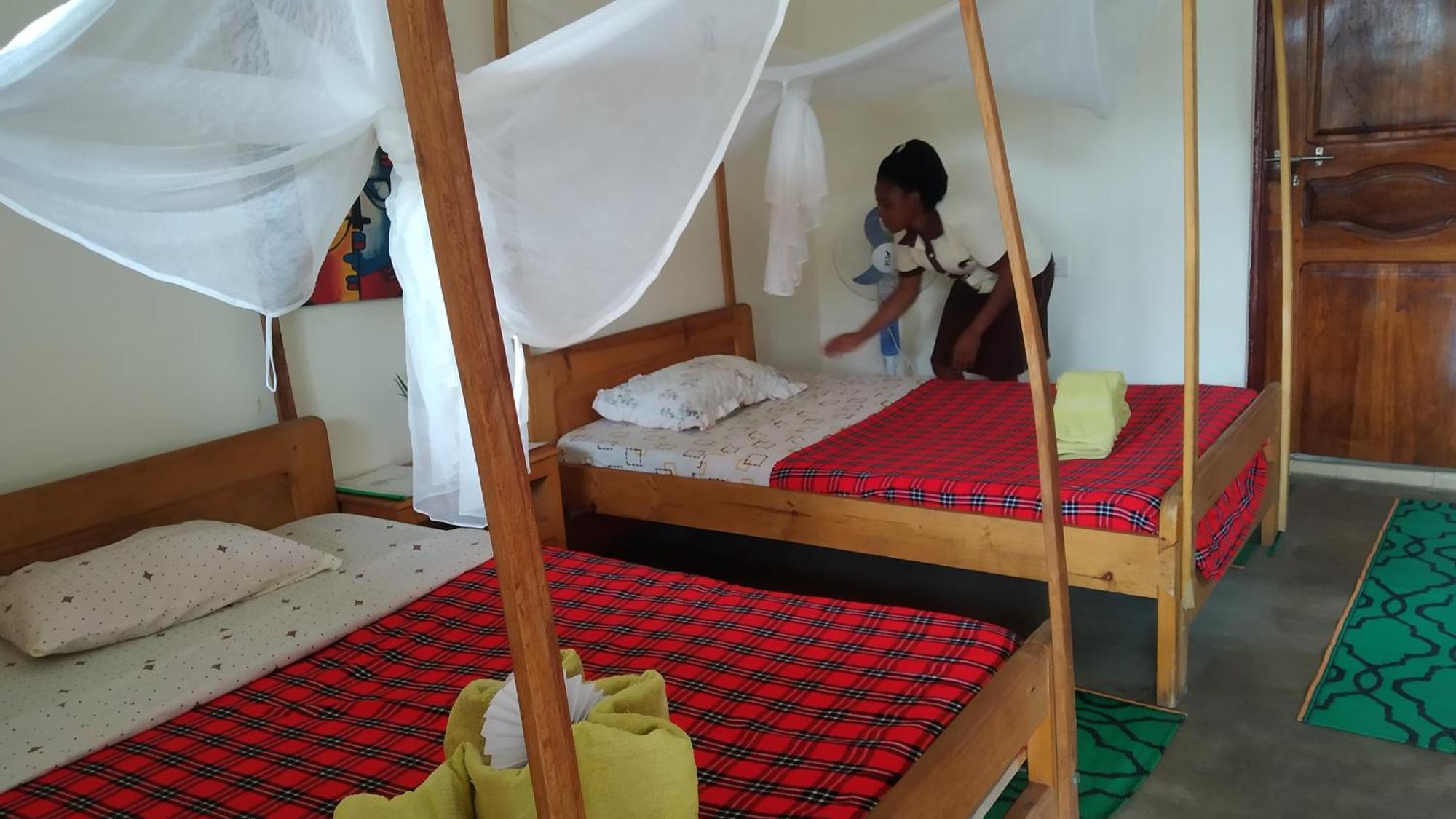 The Elephant Home Katunguru المظهر الخارجي الصورة